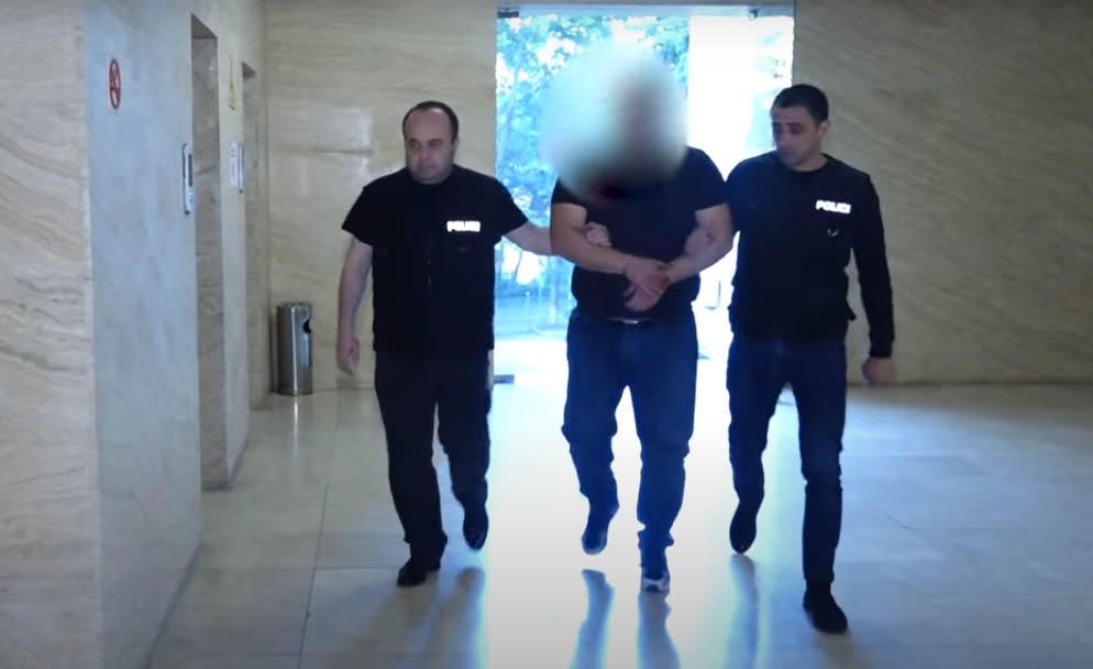 Прокуратура предъявила обвинение мужчине, задержанному за умышленное убийство жены в общественном транспорте