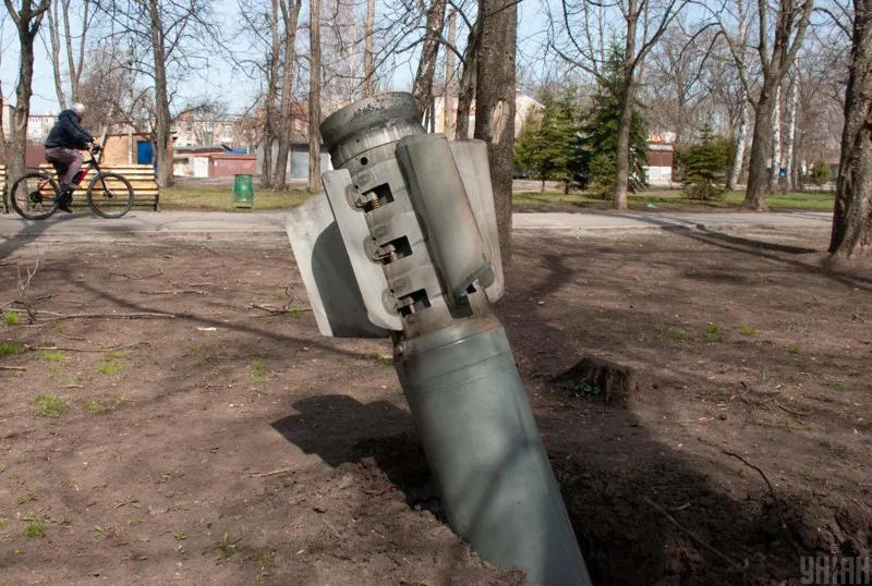 По Днепропетровщине нанесен ракетный удар, спасатели ищут под завалами людей