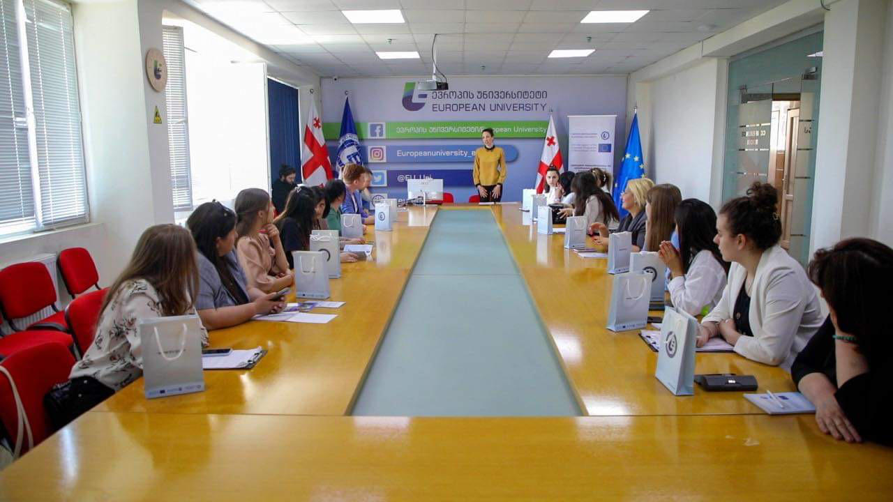 "ევროპის უნივერსიტეტში“ ზუგდიდის, თელავის და ბორჯომის საჯარო სკოლები დააჯილდოვეს