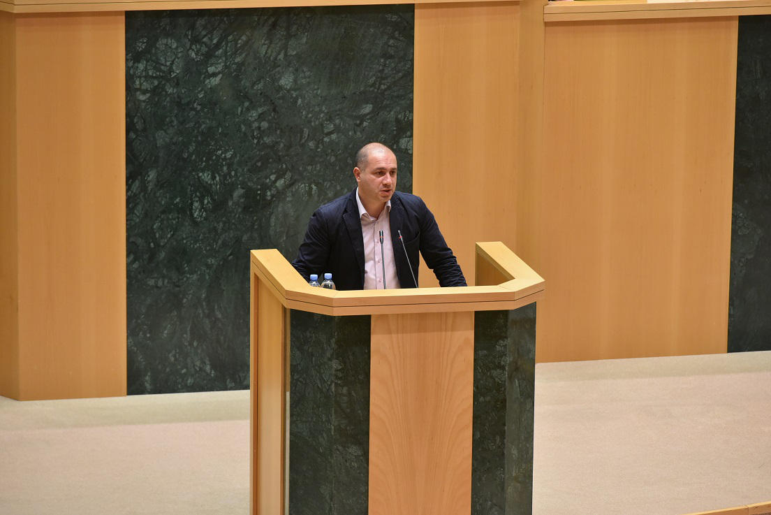 გივი მიქანაძის ინფორმაციით, დღეისათვის, განათლების ხარისხის განვითარების ცენტრში უნივერსიტეტების მიერ წარდგენილი 600 საბაკალავრო პროგრამიდან, 300 განაცხადის შესაბამისობა 3-წლიან პროგრამაზე გადასვლასთან დაკავშირებით დადასტურებულია