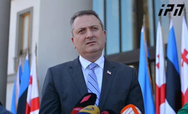 თენგიზ ფხალაძე - სამწუხაროდ, ჩვენს პოლიტიკაში სანახაობები სჭარბობს რეალურ პრობლემებზე მსჯელობას, ამ დროს საფრთხე ყოველდღიურად მატულობს