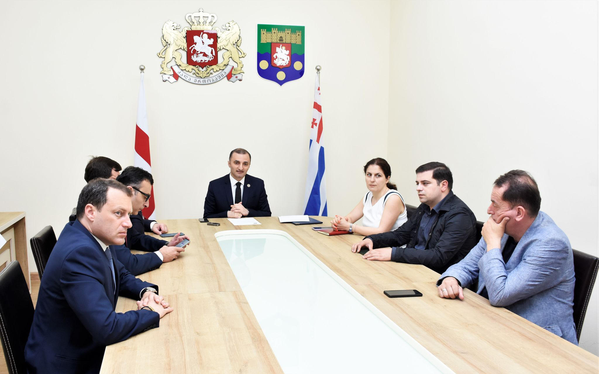 დავით გაბაიძემ უმაღლესი საბჭოს ბიუროს ,,აჭარის ავტონომიური რესპუბლიკის სიმბოლოების გამოყენების წესის შესახებ“ კანონში შესატანი ცვლილება წარუდგინა