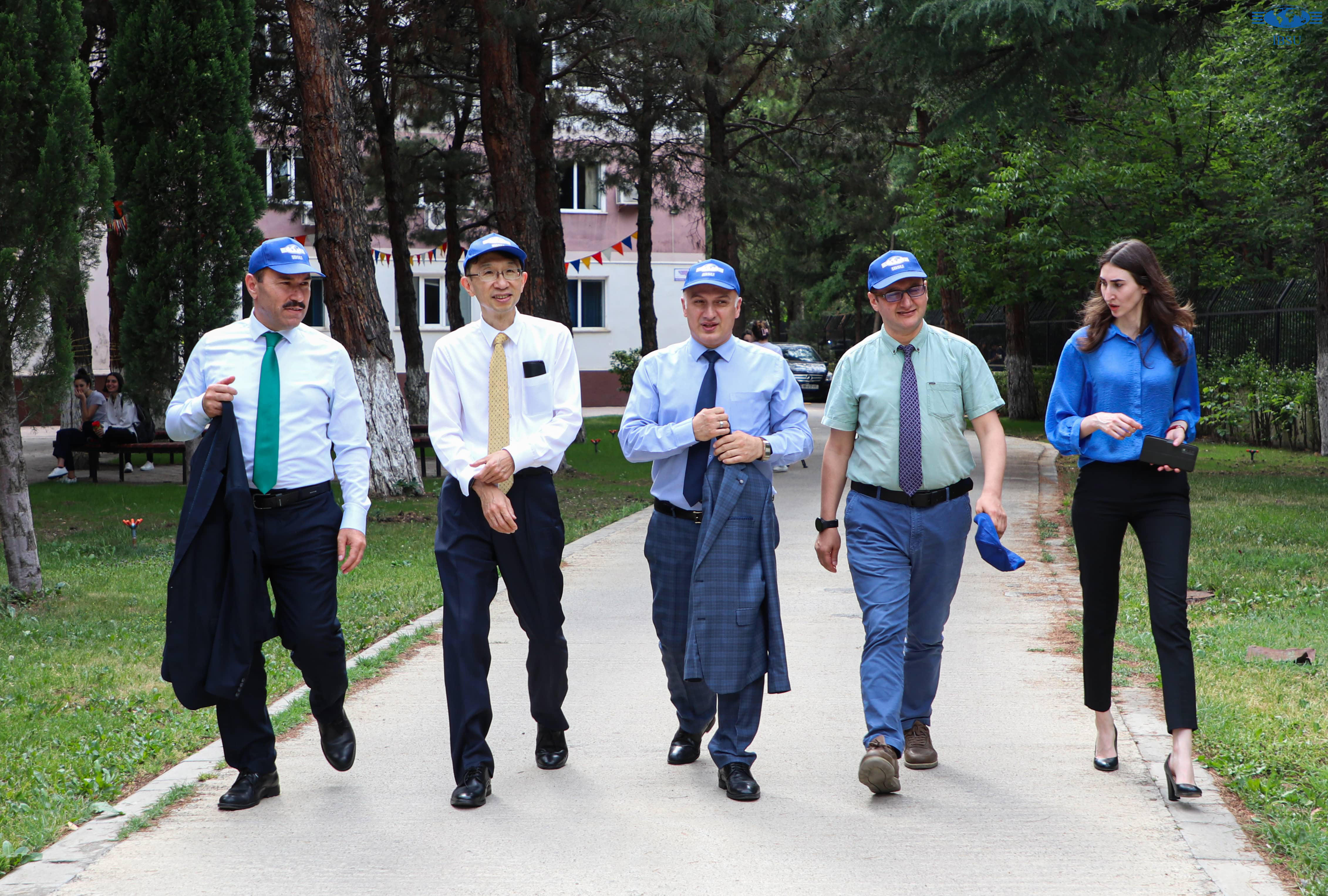 შავი ზღვის საერთაშორისო უნივერსიტეტმა საქართველოში იაპონიის ელჩს უმასპინძლა