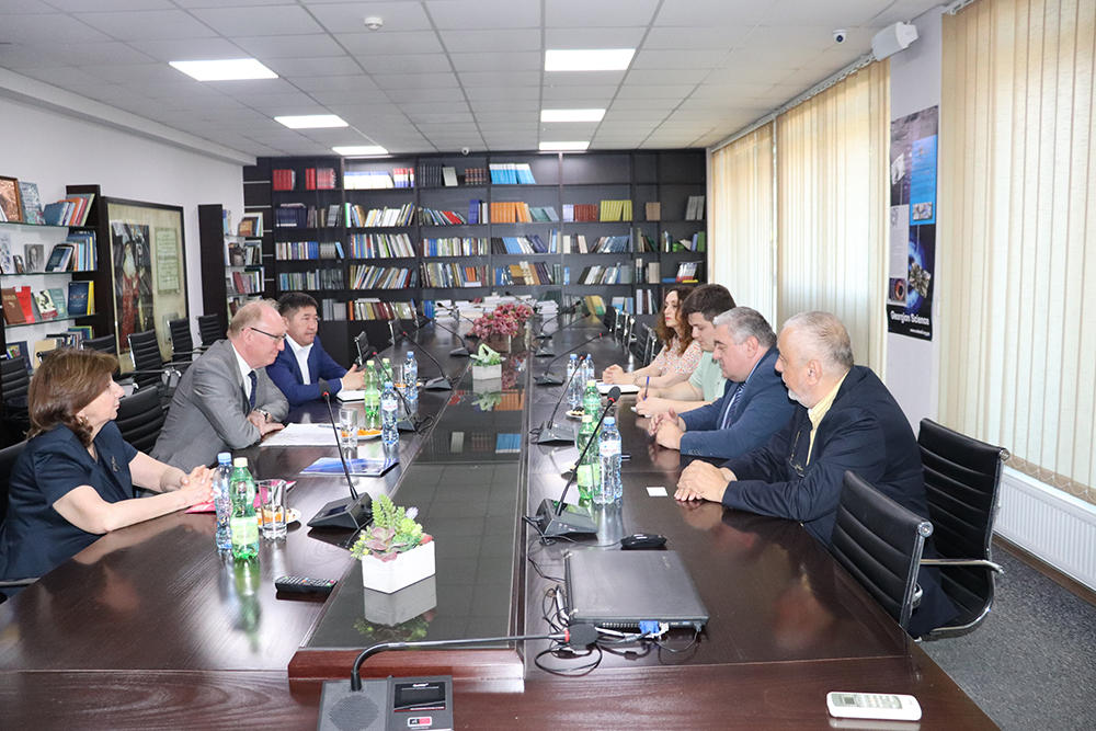 რუსთაველის ფონდის გენერალური დირექტორი ჯაბა სამუშია საერთაშორისო სამეცნიერო ტექნოლოგიური ცენტრის  აღმასრულებელ დირექტორს შეხვდა