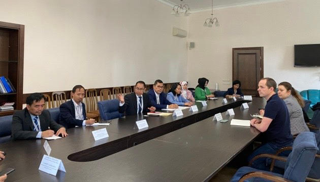 უკრაინის ჯანდაცვის უწყების ინფორმაციით, ინდონეზიის რესპუბლიკა მზადაა, რომ რუსეთის მიერ დანგრეული უკრაინის ჯანდაცვის ინფრასტრუქტურის აღდგენის პროცესს შეუერთდეს