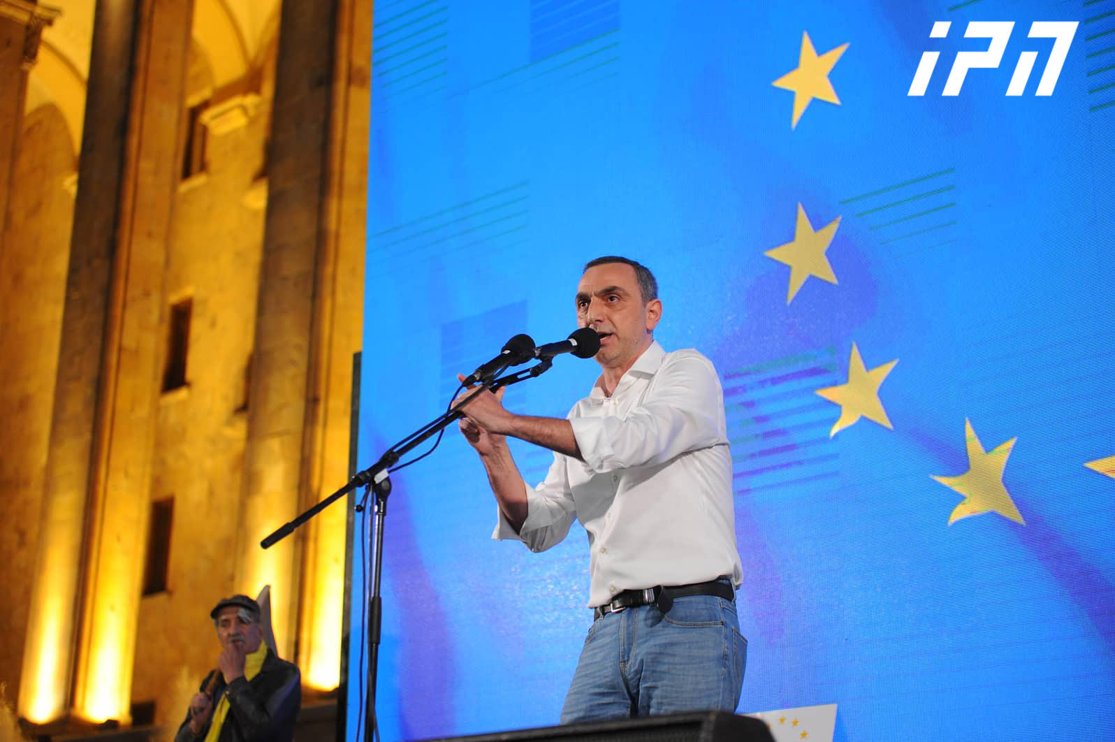 გიორგი ქადაგიძე - ჩვენ გველოდება ძალიან რთული 6 თვე - ან ჩვენ დავაკაკუნებთ ევროკავშირის კარებზე ან გადავეშვებით რუსულ ჭაობში