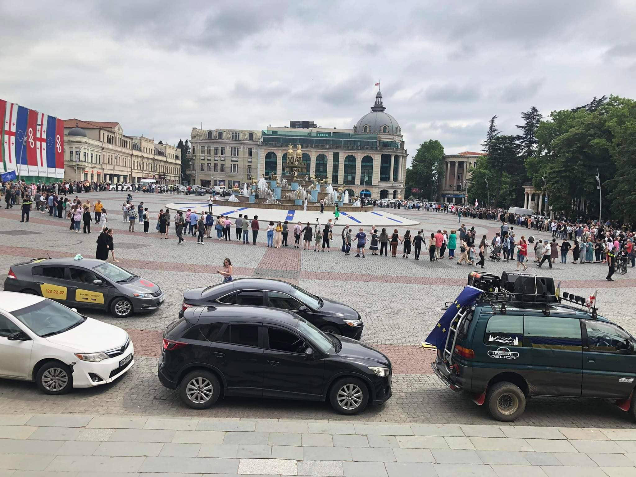„გზა ევროპისკენ ქუთაისის არჩევანია" - ამ მოწოდებით ქუთაისში აქცია მიმდინარეობს