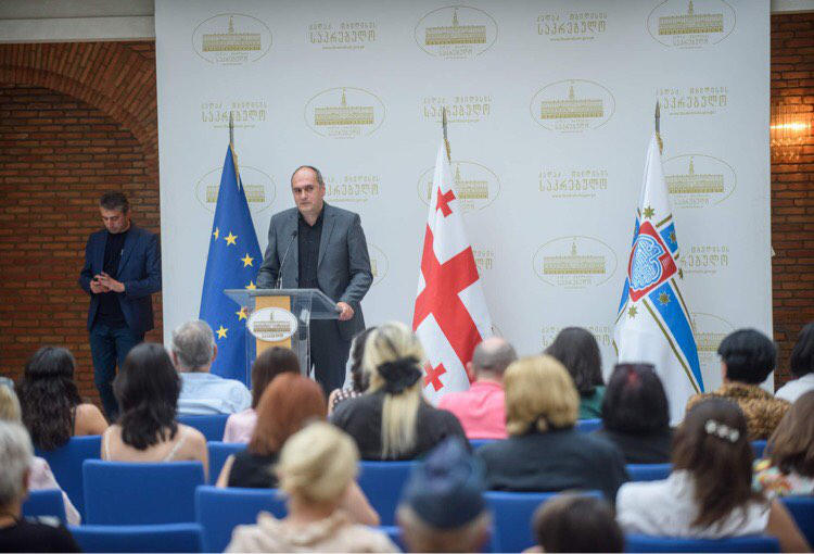თბილისის საკრებულოში "წლის მკითხველი 2022"-ის დაჯილდოება გაიმართა