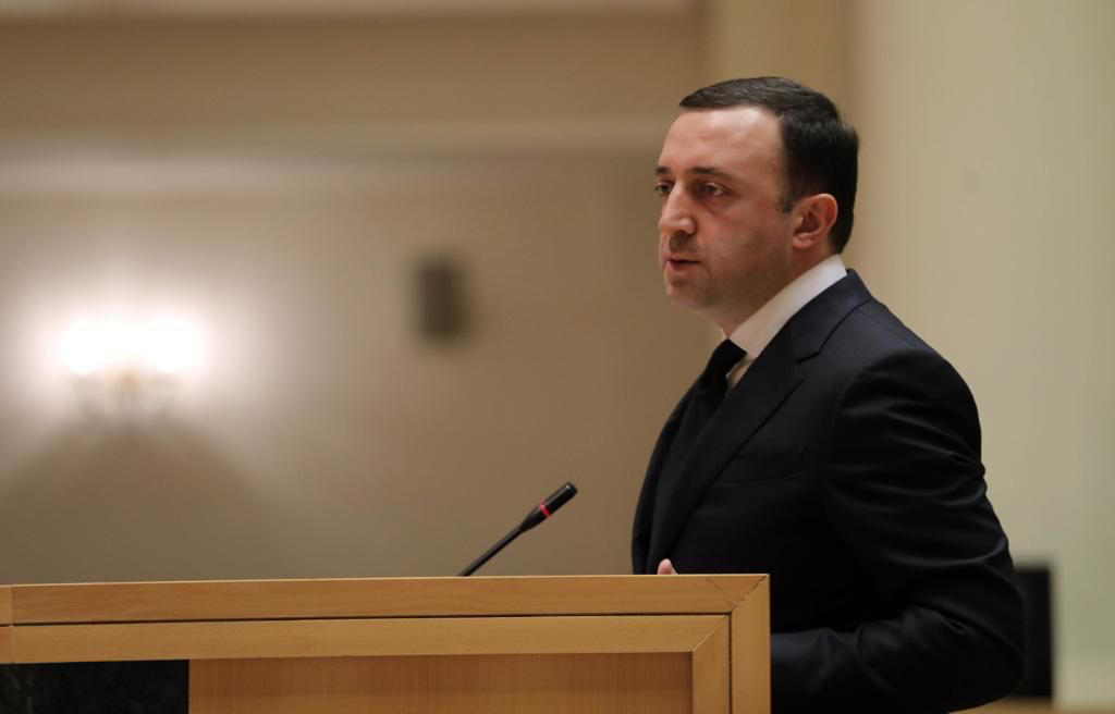 ირაკლი ღარიბაშვილის განცხადებით, 2026 წლისთვის 80 ახალი სკოლის აშენება  და 720 სკოლის რეაბილიტაცია იგეგმება