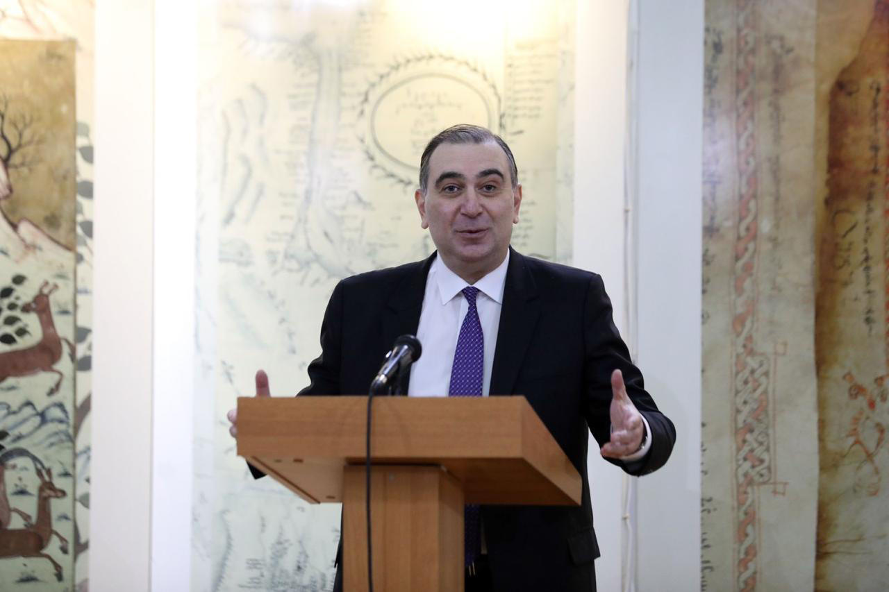 მიხეილ ჩხენკელი ხელნაწერთა ეროვნულ ცენტრს დაარსების დღეს ულოცავს