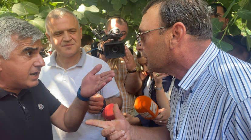თელავის შემდეგ, „ნაციონალური მოძრაობის“ ლიდერებს „ქართული ოცნების“ მხარდამჭერები ყვარელშიც დაუპირისპირდნენ