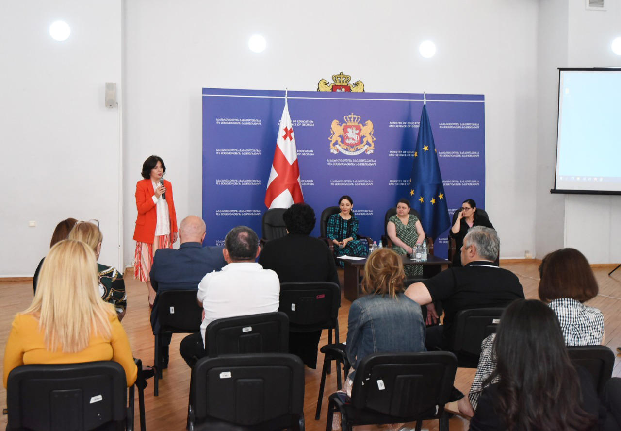 ეროვნული გამოცდების დაწყებამდე ნუნუ მიცკევიჩმა საორგანიზაციო ჯგუფთან საგამოცდო პროცესთან დაკავშირებული დეტალები განიხილა