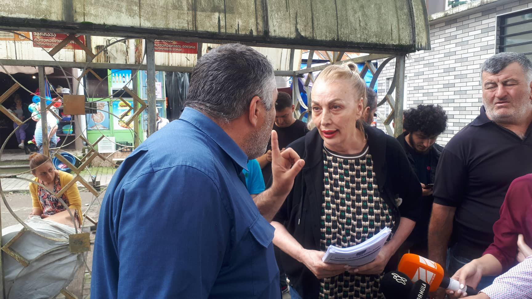 ჩხოროწყუში, “შინ ევროპისკენ“ კამპანიის მონაწილეებსა და ერთ-ერთი ა(ა)იპ-ის თანამშრომელს შორის სიტყვიერი დაპირისპირება მოხდა