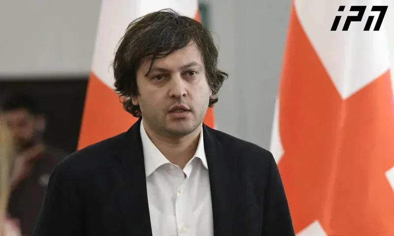 ირაკლი კობახიძე - ცუდია, რომ თავის დროზე აშშ-ის ელჩმა შეცდომაში შეიყვანა საზოგადოება, როცა თქვა, თითქოს, უკრაინული კანონი ვენეციის კომისიიდან გამოწვეული იყო - არ ვიცი, ვინ მოატყუა ელჩი, ყოველ შემთხვევაში, მისი მხრიდან არასწორი ინფორმაცია გავრცელდა