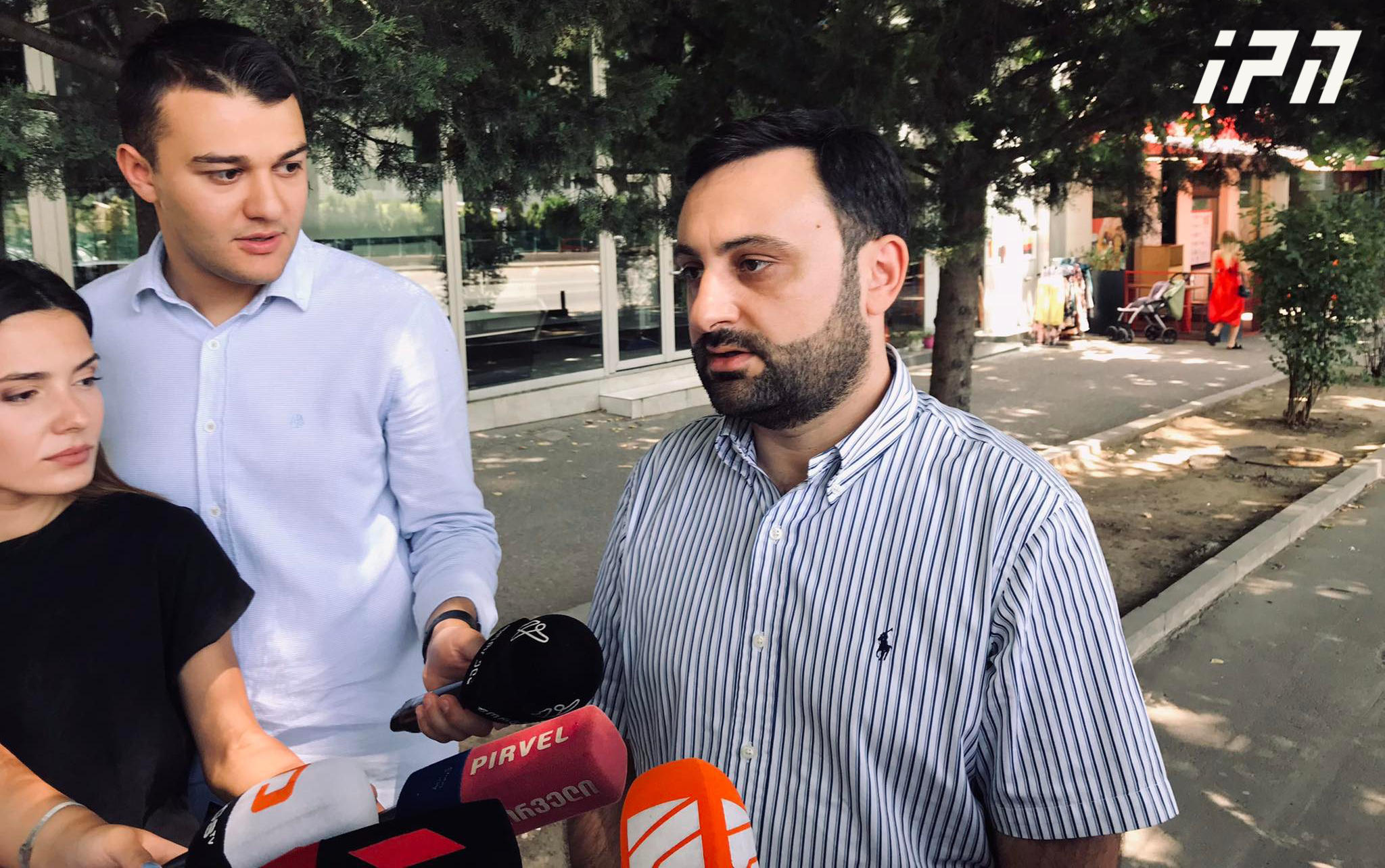 სოსო გოგაშვილის ადვოკატი - გამოძიება მიმდინარეობს სამი მუხლით - იარაღის უკანონო შეძენა-შენახვა-ტარება, სამსახურებრივი უფლებამოსილების გადამეტება და პერსონალური ინფორმაციის ხელყოფა