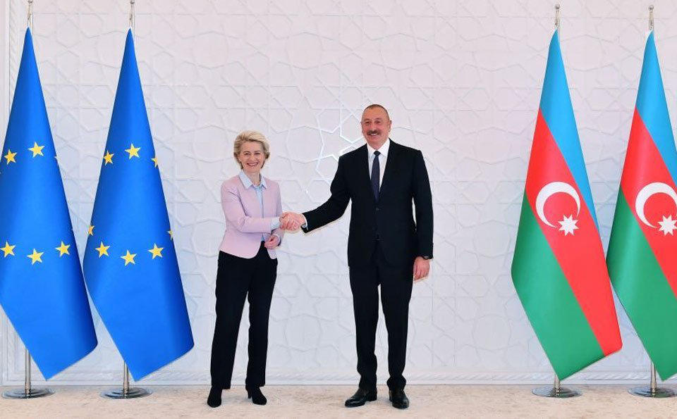 ურსულა ფონ დერ ლაიენმა და ილჰამ ალიევმა ხელი მოაწერეს მემორანდუმს, რომელიც "სამხრეთის გაზის დერეფნის" გამტარუნარიანობის გაორმაგებას ითვალისწინებს