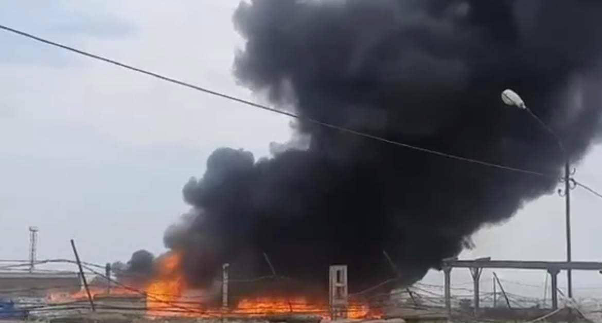 რუსთავში, „აზოტის" მიმდებარე ტერიტორიაზე ხანძარია