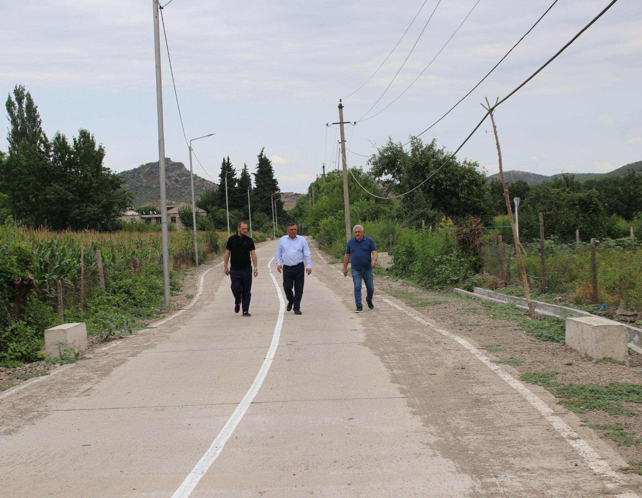 ბოლნისის მერია - სოფელ ვანათში ბეტონის გზა და სანიაღვრე ქსელი მოეწყო