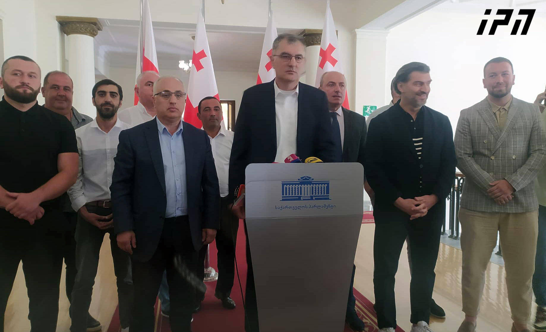 პარლამენტსა და საკრებულოებში „ქართული ოცნების“ შემადგენლობიდან გასული დეპუტატები საზოგადოებრივ მოძრაობას აყალიბებენ