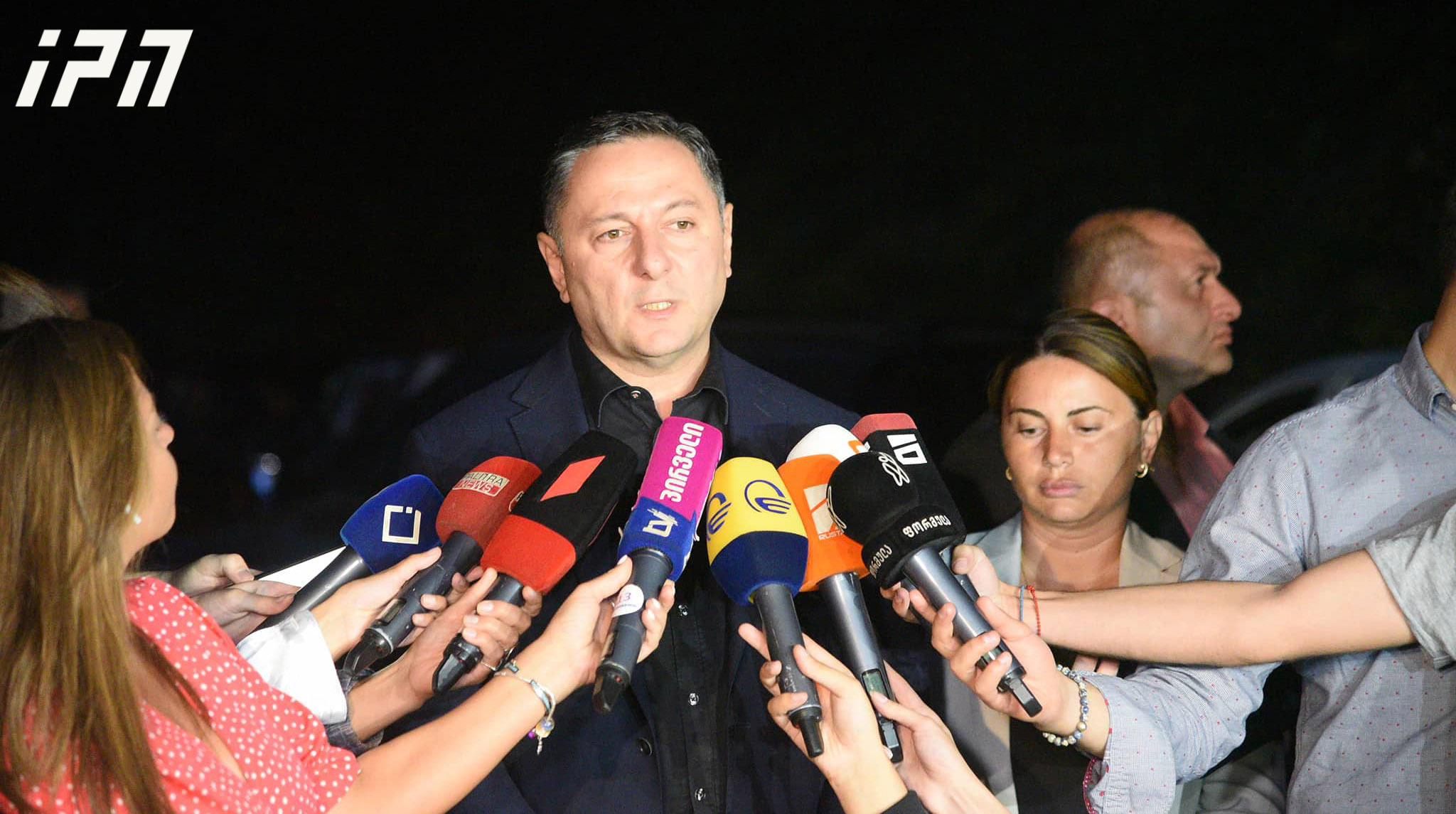 შს მინისტრის განცხადებით, გუდაურში ვერტმფრენის ჩამოვარდნის შედეგად გარდაიცვალა ბორტზე მყოფი 8-ვე პირი - დაღუპულია უცხოელი პარაპლანისტიც
