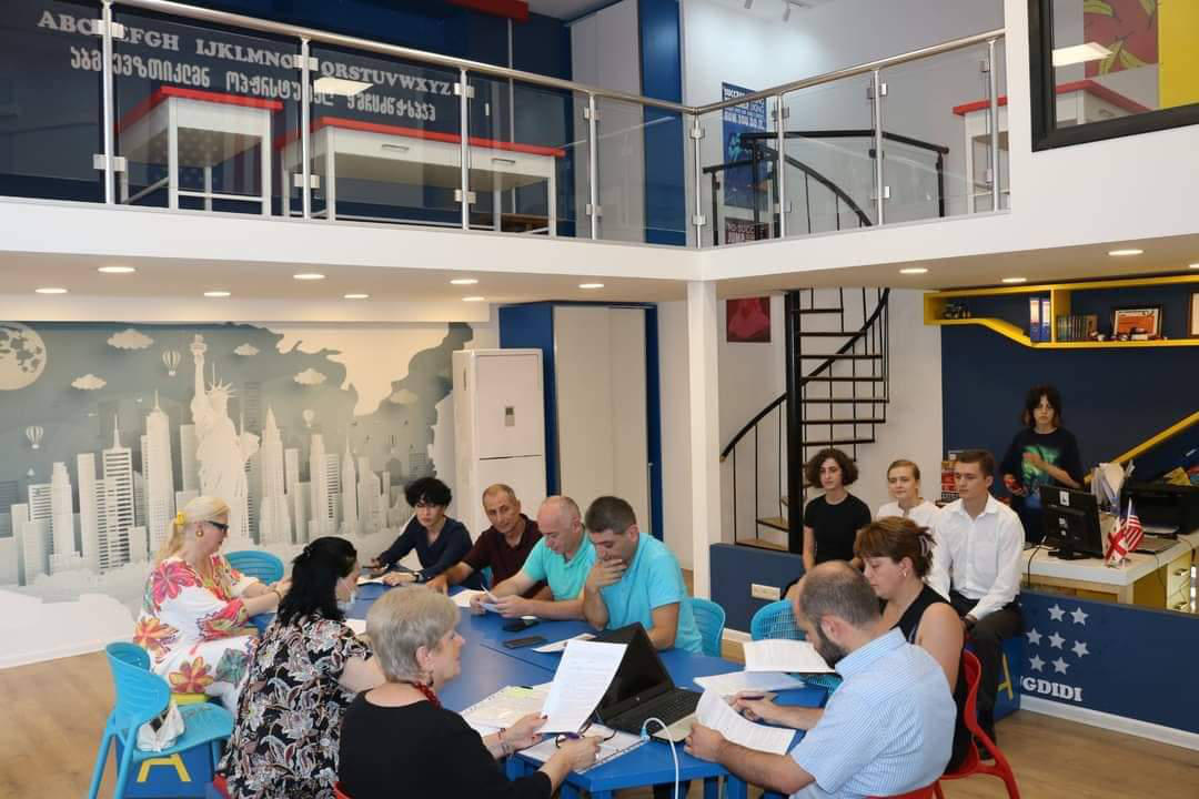 ზუგდიდის მერია - მუნიციპალიტეტმა 12 ნიჭიერი ახალგაზრდა დააფინანსა