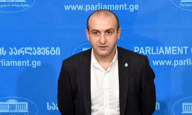 იაგო ხვიჩია - ლგპტ პროპაგანდის საწინააღმდეგო კანონპროექტის სახალხო განხილვაში არ ჩავერთვები - მრცხვენია, ქართველ ხალხს ვუთხრა, მე და მთავრობა რომ არ ვიყოთ, „თქვენ „გაპიდარასტების“ საფრთხე გემუქრებათ“