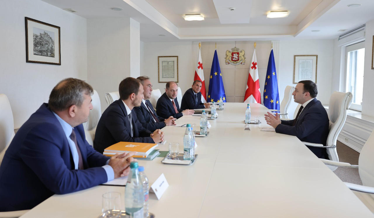 ირაკლი ღარიბაშვილი Demirören ჰოლდინგის თავმჯდომარეს შეხვდა - კომპანიამ  წყალტუბოში  5-ვარსკვლავიანი სასტუმროს, „ძველი ივერიის" მშენებლობისთვის მსხვილი ინვესტიცია უნდა განახორციელოს