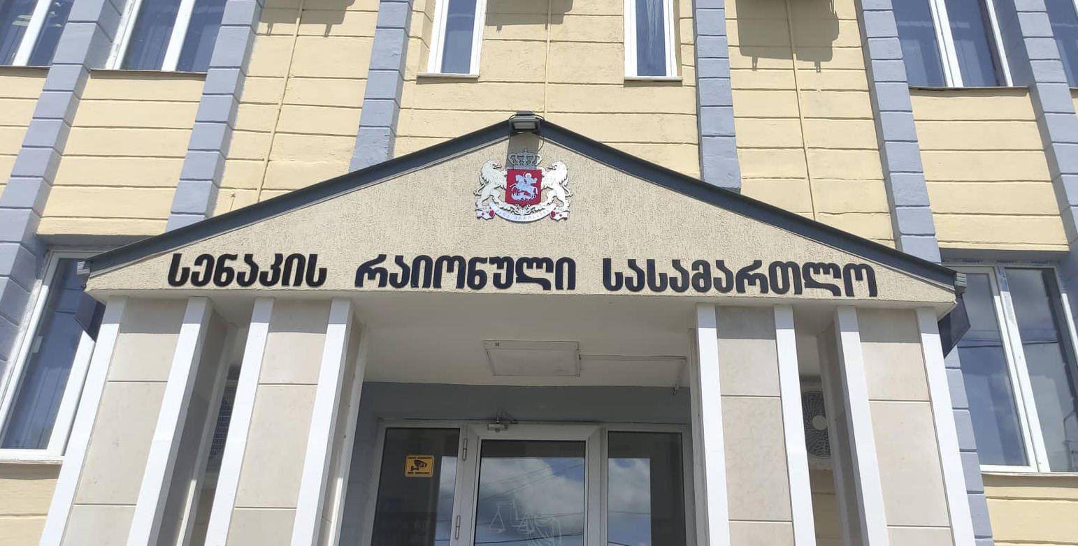 ოპოზიციის განცხადებით, სასამართლოს მიერ „ქართული ოცნების“ სარჩელის დაკმაყოფილების შემდეგ, სენაკის საკრებულო თავმჯდომარის გარეშე დარჩა
