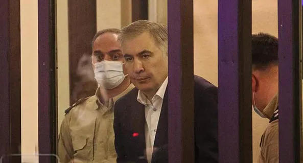 ამერიკელი ექსპერტი, რომელიც მიხეილ სააკაშვილის ჯანმრთელობის მდგომარეობის შესწავლის საქმეში უნდა ჩაერთოს, საქართველოშია - თბილისში ასევე ჩამოვა შვეიცარიელი ექსპერტი