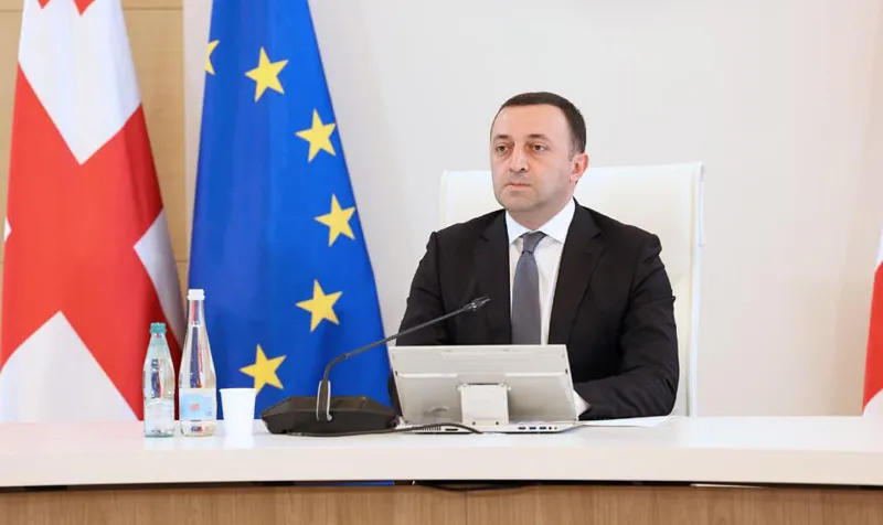 პრემიერის განცხადებით, გაყიდიან "ფუფუნებისთვის განკუთვნილ ვერტმფრენს", რომელიც წინა მთავრობამ ყოფილი პრეზიდენტისთვის შეიძინა და სანაცვლოდ სამ ახალ ვერტმფრენს იყიდიან