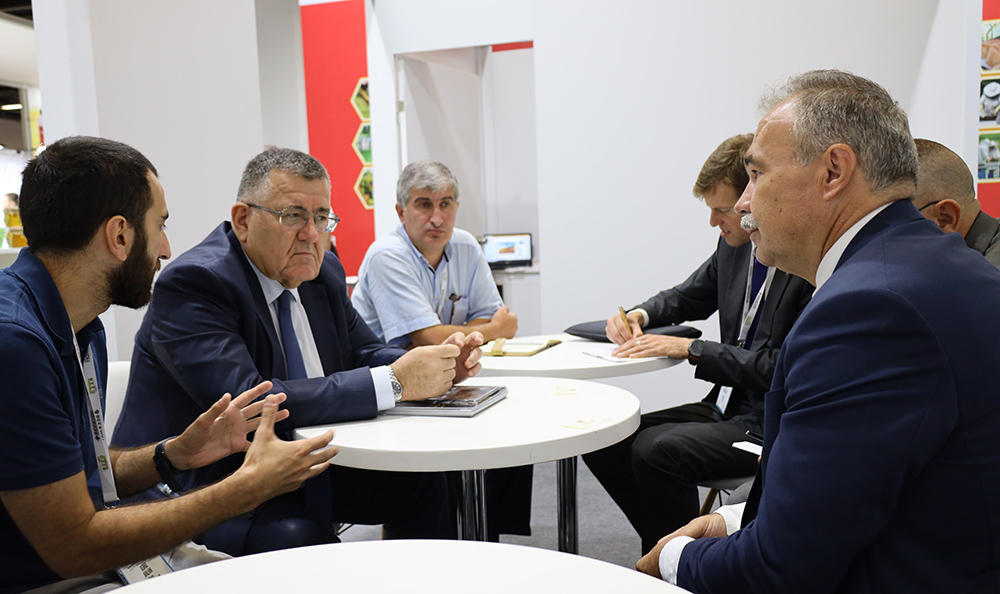 გიორგი ხანიშვილი უნგრეთის სოფლის მეურნეობის მინისტრ იშტვან ნაგის შეხვდა