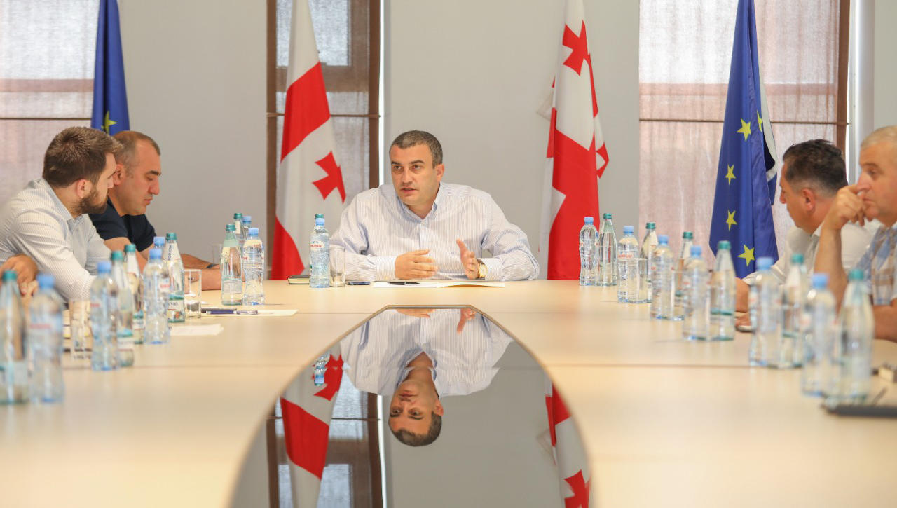 ქვემო ქართლში სახელმწიფო რწმუნებული გიორგი დოხტურიშვილი ცხოველთა მონიტორინგის სააგენტოს წარმომადგენლებს შეხვდა