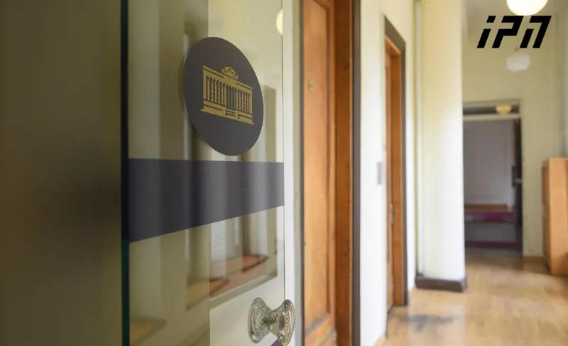 პარლამენტში 30 აპრილსაც უსაფრთხოების ყვითელი დონე იმოქმედებს - შენობაში შესვლას ტელევიზიების აკრედიტებული ჟურნალისტები შეძლებენ, ხოლო სხვა მედიების წარმომადგენლებს საკანონმდებლო ორგანოში მუშაობის საშუალება კვლავ არ ექნებათ