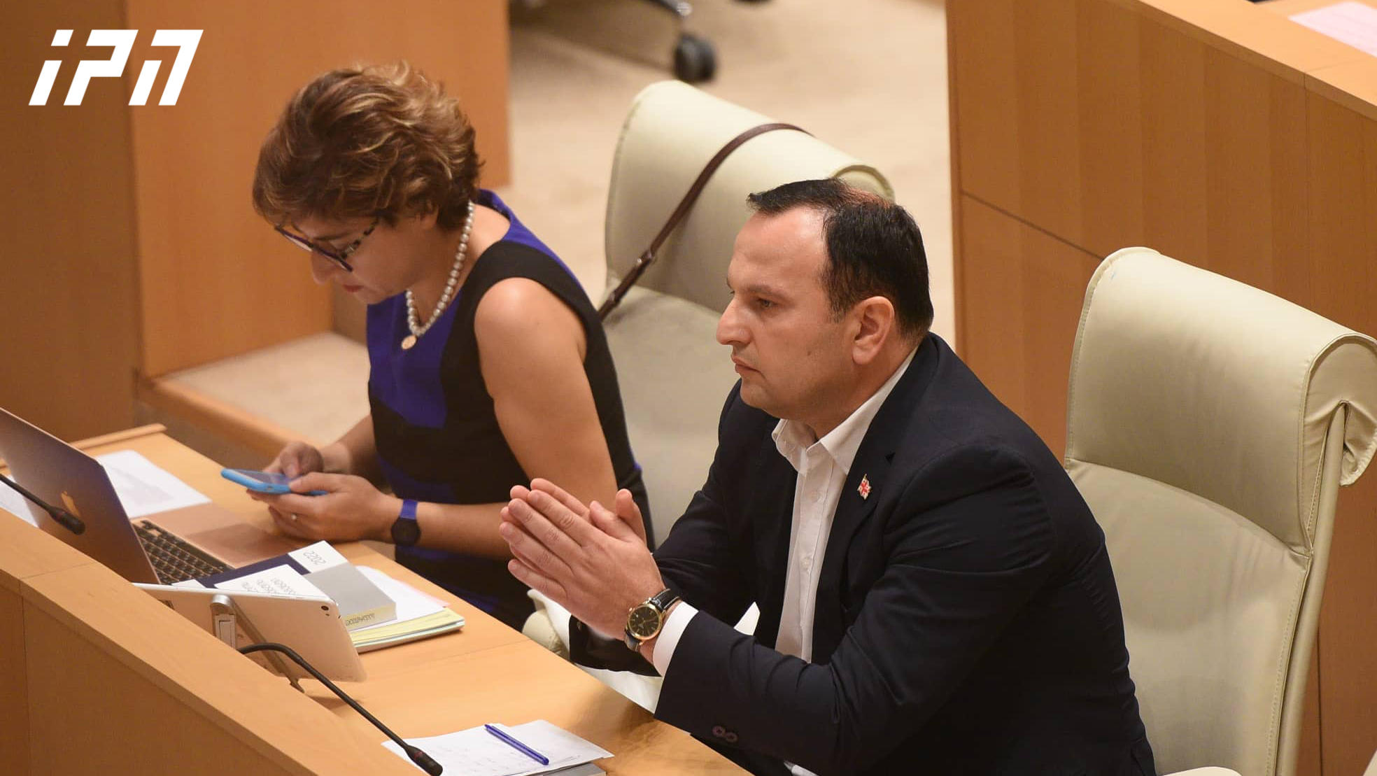 პაატა მანჯგალაძე უმრავლესობას - მართლა არ მესმის, დასავლეთი ომს გვაძალებს და რუსეთი რას შვრება, რომელიც ოკუპანტია და აგერ 35 კილომეტრში დგას, ჩვენი მეგობარია?