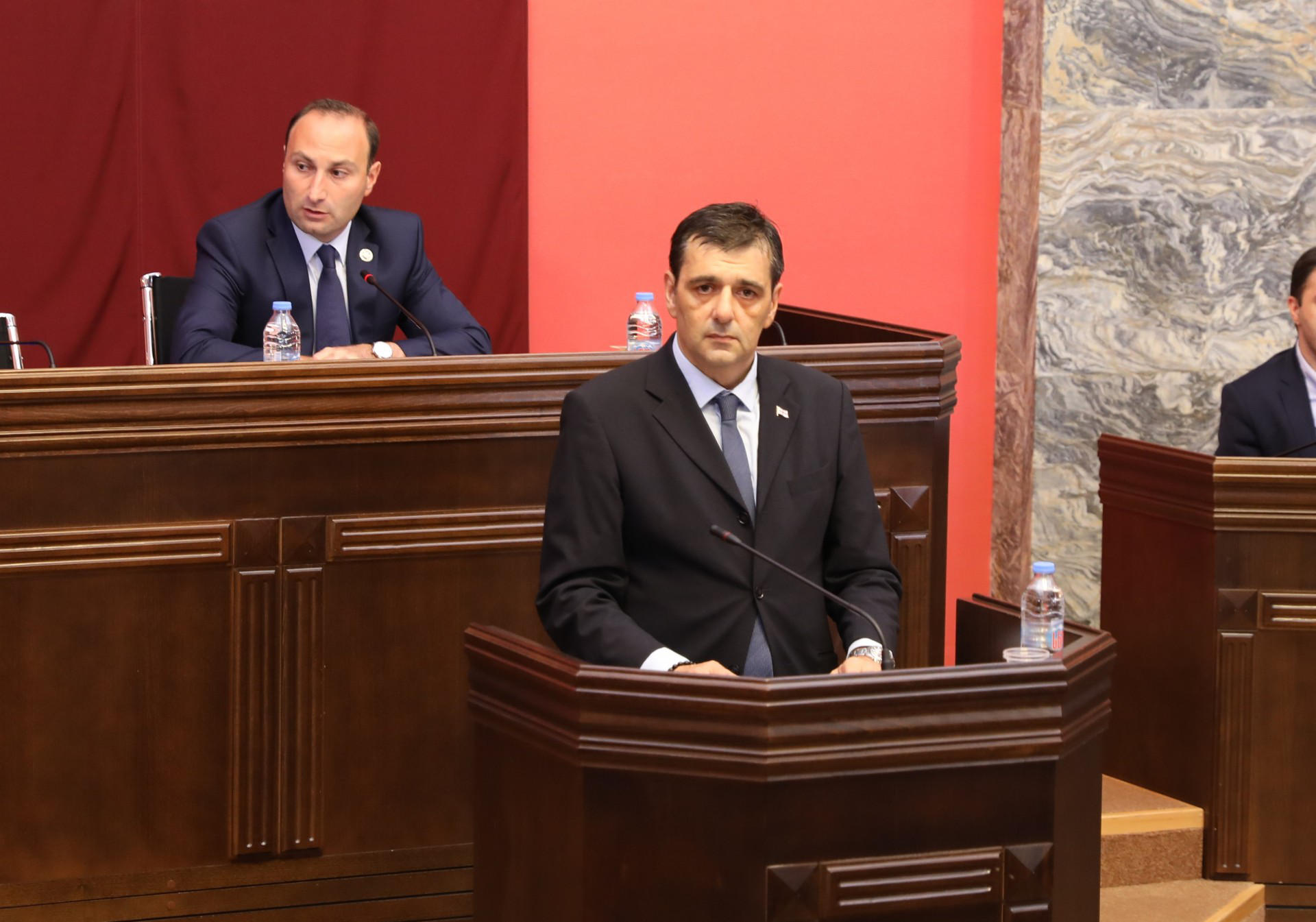 იურიდიულ საკითხთა კომიტეტმა პრეზიდენტის ვეტოს მხარი არ დაუჭირა