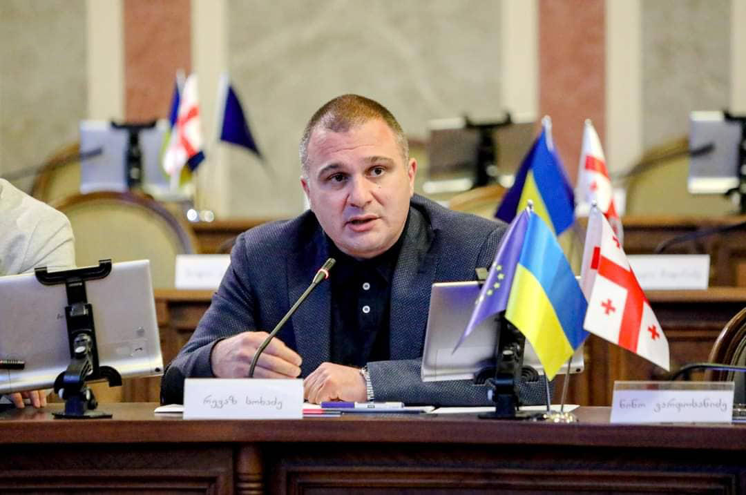 რევაზ სოხაძე - რა გზას მივმართო საკრებულოში სამგორის რაიონის წარმომადგენელმა იმისთვის, რომ მოსახლეობას 21-ე საუკუნეში წყალი ჰქონდეს? - ამ პრობლემის მოგვარების პერსპექტივას ვერ ვხედავ