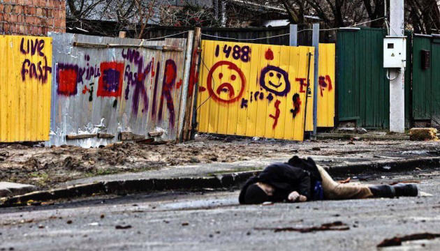 ბუჩაში, დეოკუპაციის შემდეგ, რუსების მიერ მოკლული მშვიდობიანი მოქალაქის 422 ცხედარი იპოვეს