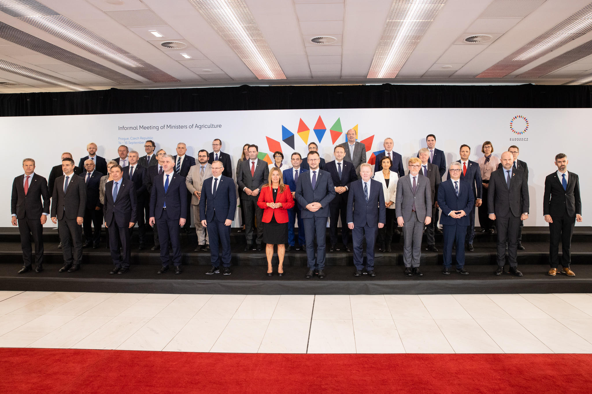 ოთარ შამუგიამ პრაღაში გამართულ მინისტერიალში მიიღო მონაწილეობა