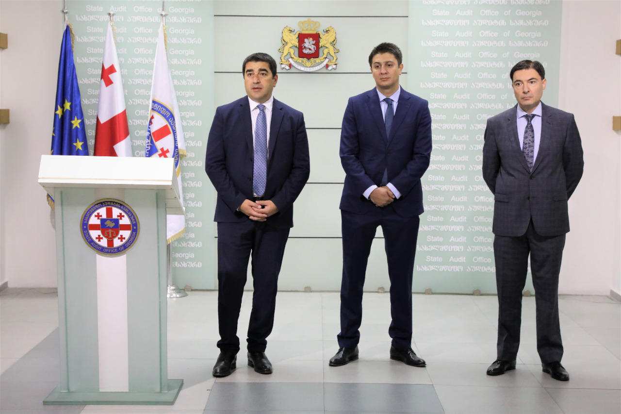 პარლამენტის თავმჯდომარემ სახელმწიფო აუდიტის თანამშრომლებს ახალი ხელმძღვანელი წარუდგინა