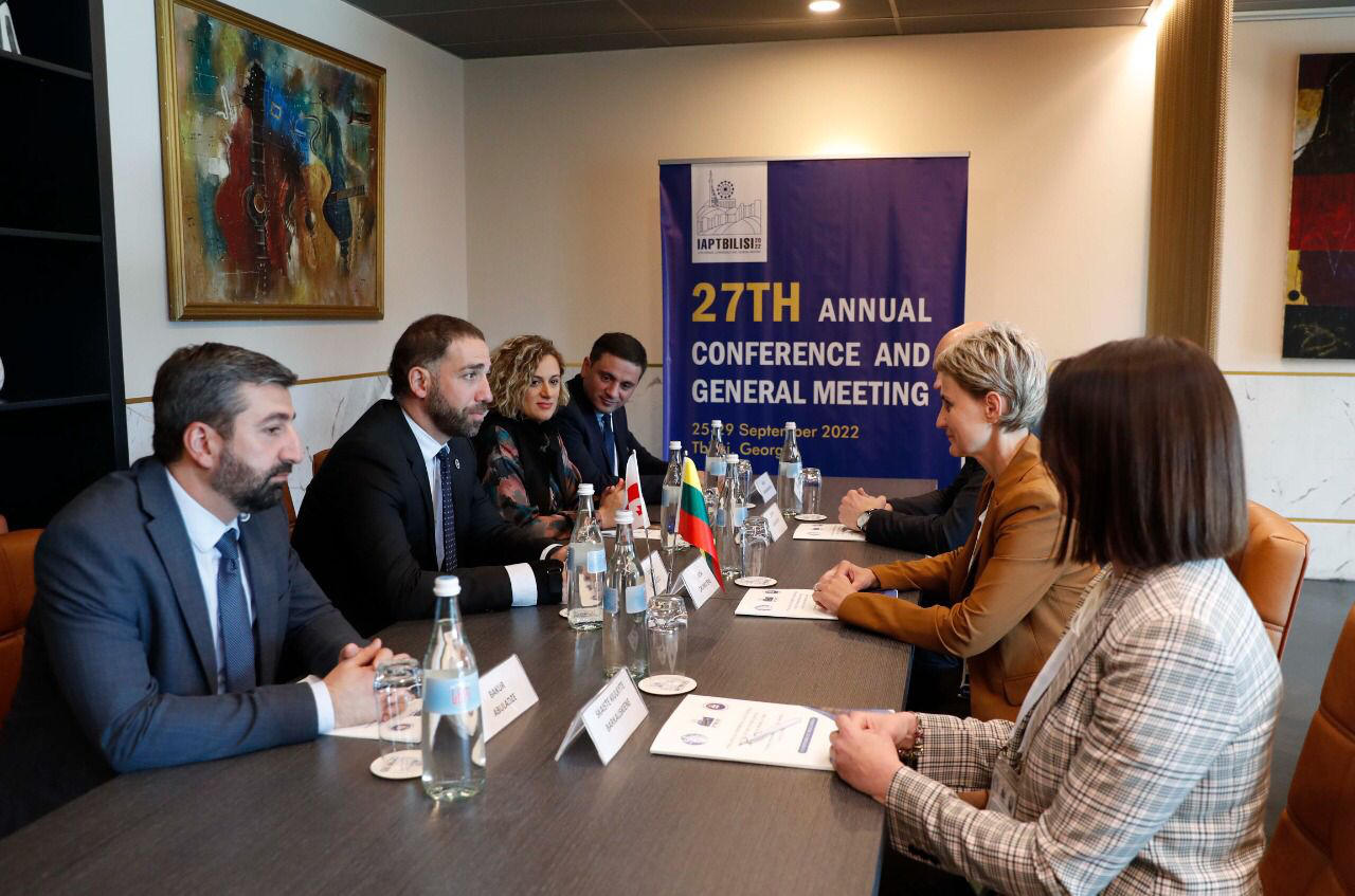 საქართველოს გენერალური პროკურორი ირაკლი შოთაძე ლიეტუვას გენერალურ პროკურორს ნიდა გრუნსკიენეს შეხვდა