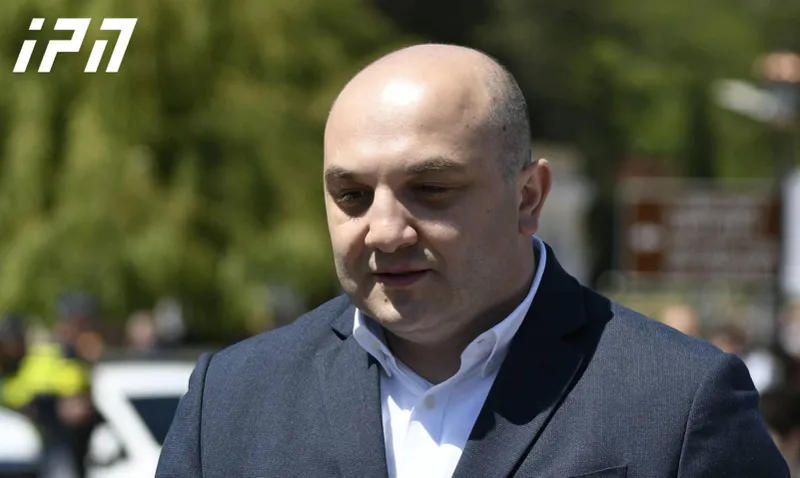 Замминистра ВД  о приезде членов семьи Лаврова - Идентификация человека и подтверждение пересечения границы являются персональными данными, которые мы вправе выдавать только в случаях, определенных законом - Мы ведь не можем нарушать закон?