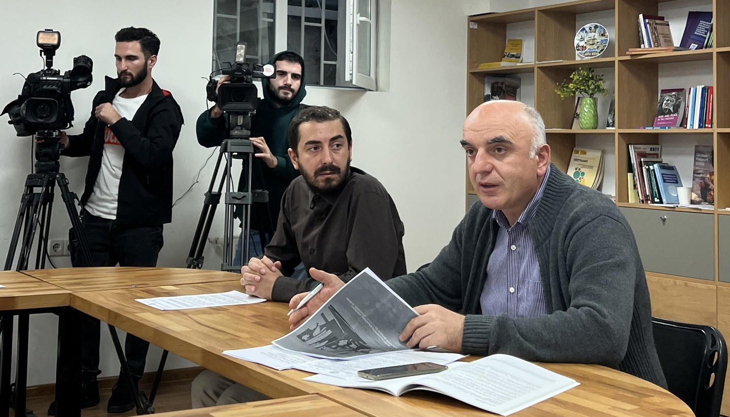 „ადამიანის უფლებათა ცენტრმა“ მიხეილ სააკაშვილის წინააღმდეგ სასამართლო პროცესის და თანმდევი მოვლენების ანალიზი გამოაქვეყნა სასამართლოს და იუსტიციის სამინისტროს რეკომენდაციებით მიმართა