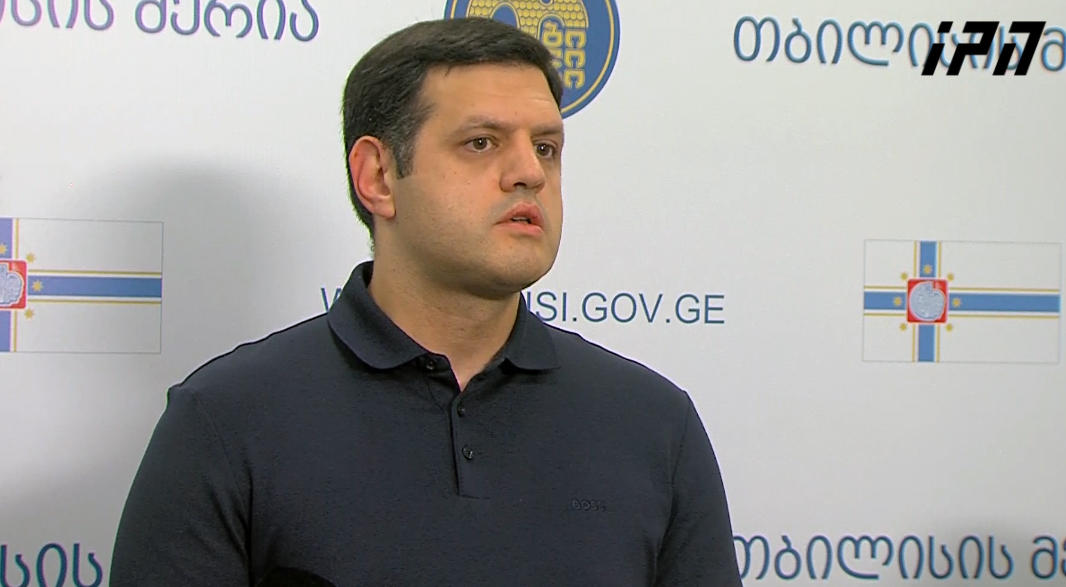 თბილისის მერის მოადგილის განცხადებით, ვაკის პარკის შადრევანში ტუმბოების მონტაჟი ისე განხორციელდა, როგორც პროექტით იყო გათვალისწინებული