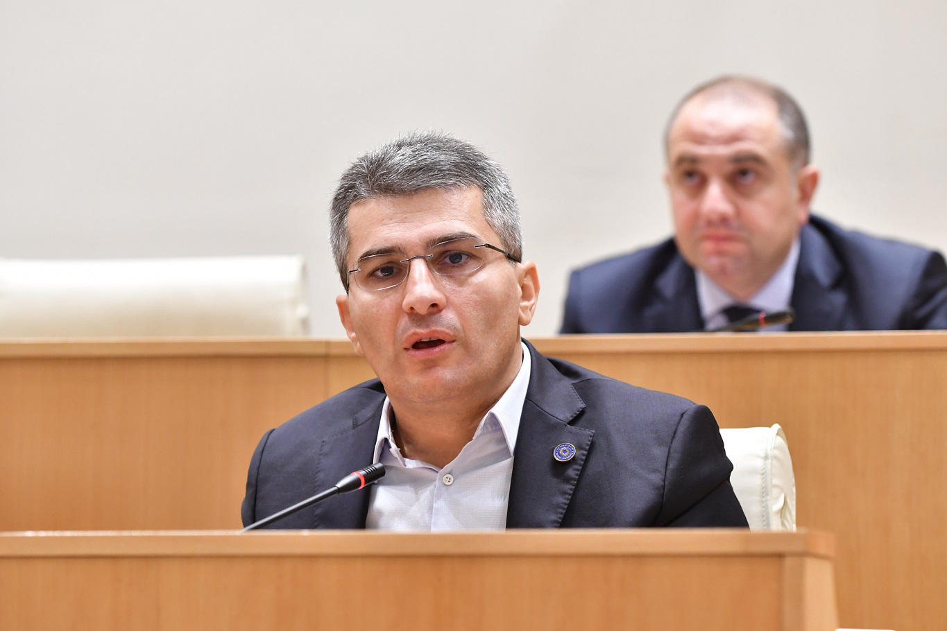 მამუკა მდინარაძე -  ერთი წელია ქვეყანას  ბეწვის ხიდზე სიარული უწევს - ხელისუფლება ცდილობს იმ შეტევების მოგერიებას, რომელთა საბოლო მიზანია საქართველო საომარი პლაცდარმი გახდეს - ამის ირგვლივ საუკუნის აფიორა ტრიალებს