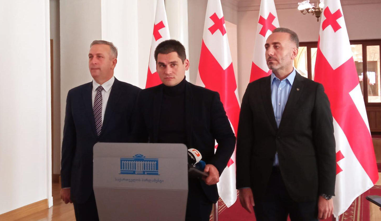 Mikheil Daushvili: We demand to start working on the creation of an anti-corruption agency, and we call on Mr. Kaladze, instead of a PR campaign, to come to the Municipal Assembly and answer the questions