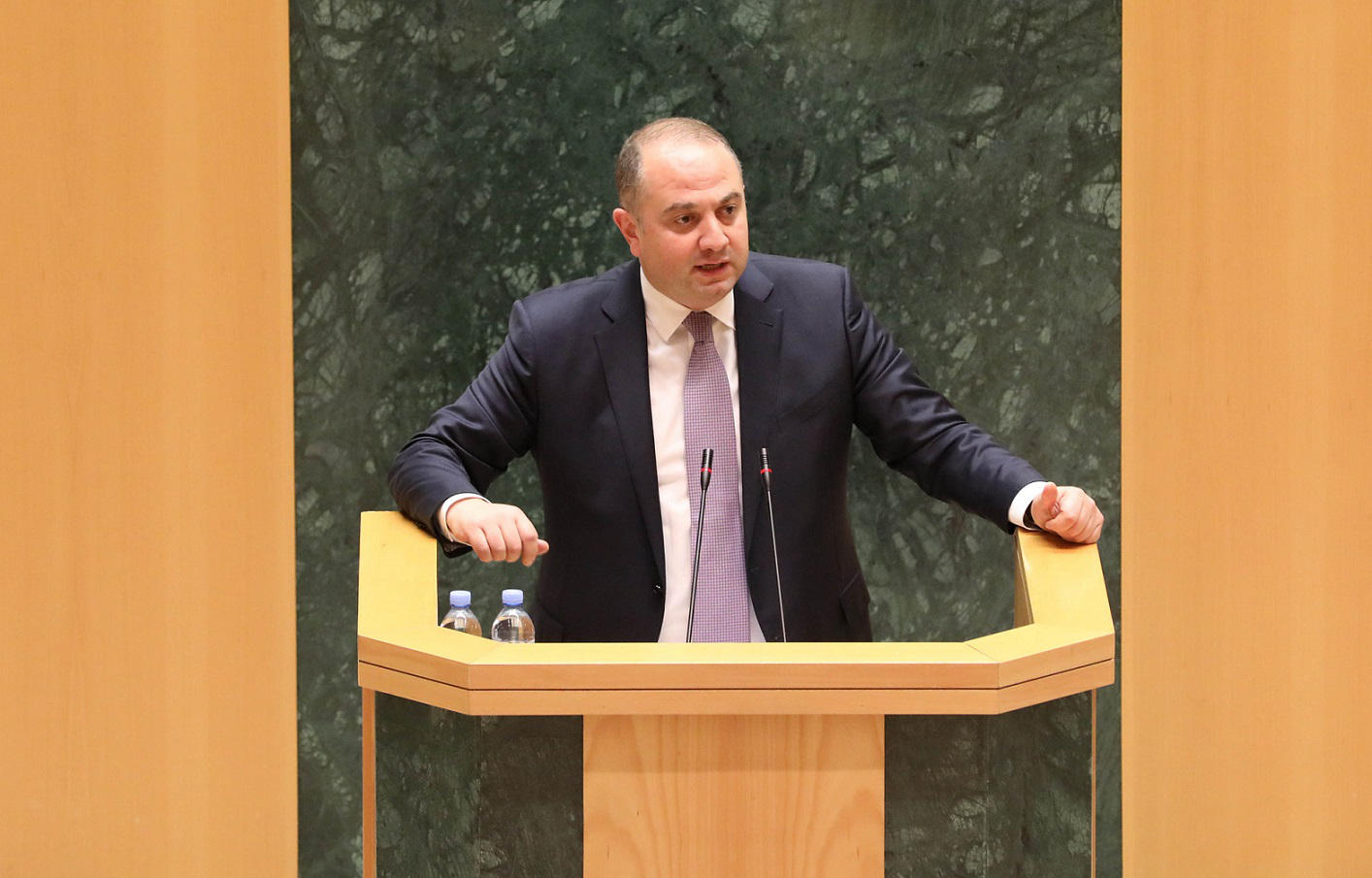 ირაკლი ჩიქოვანი - ბიძინა ივანიშვილმა არაერთხელ დაამტკიცა, რომ მიუხედავად იმისა, თუ რა საფრთხე ემუქრება მის გამგებლობაში არსებულ აქტივებს, მისთვის უმთავრეს ღირებულებას წარმოადგენს ჩვენი სამშობლო და სახელმწიფო ინტერესები