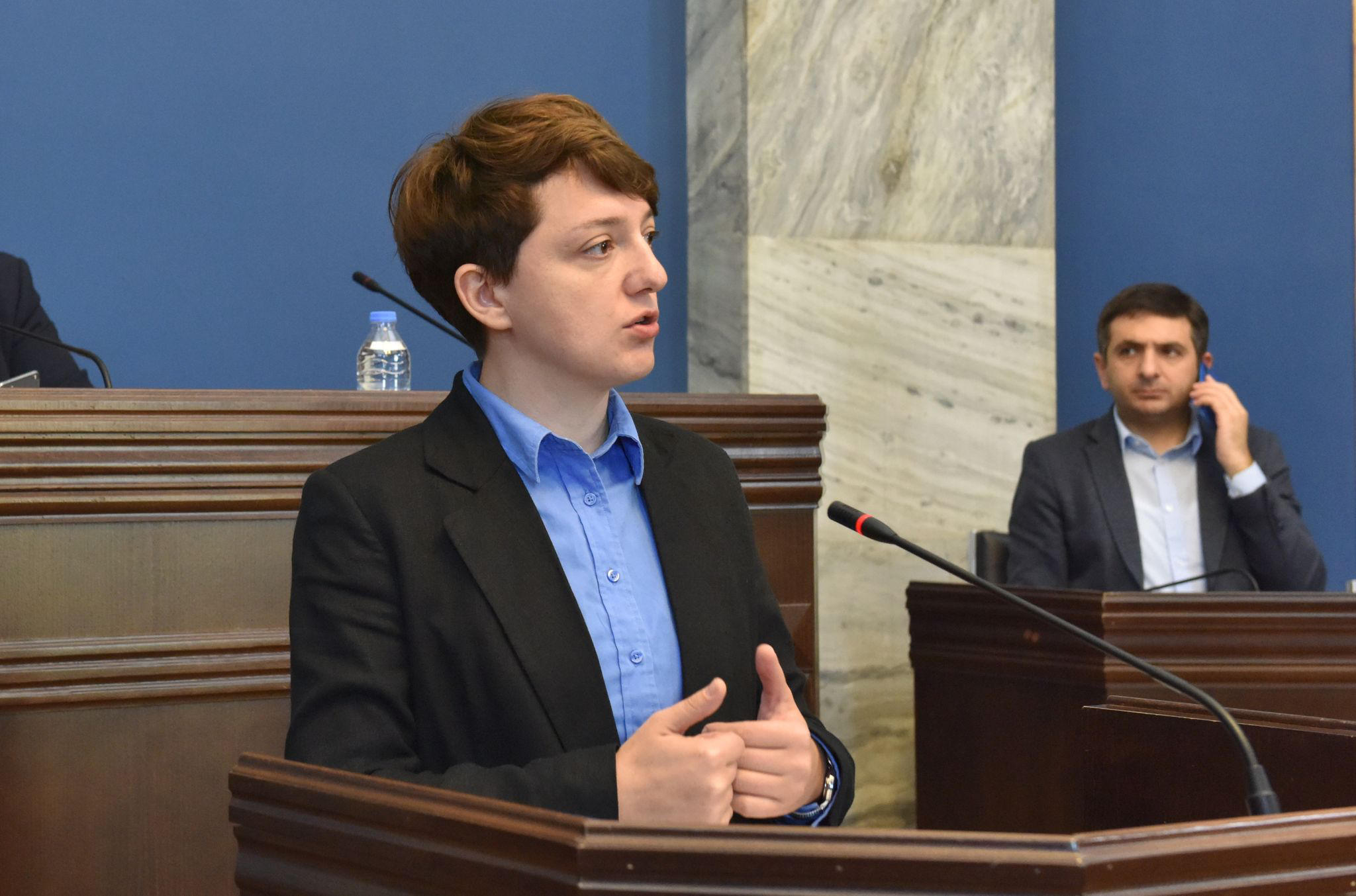 ანა აბაშიძე - არანაირი ავტორიტეტი არ არის არავინ, მათ შორის არც გერმანიის ელჩი, რომელმაც პირდაპირი მნიშვნელობით ჩემთან პერსონალური მიმოწერა გაასაჯაროვა, დადო „ფეისბუქ" გვერდზე