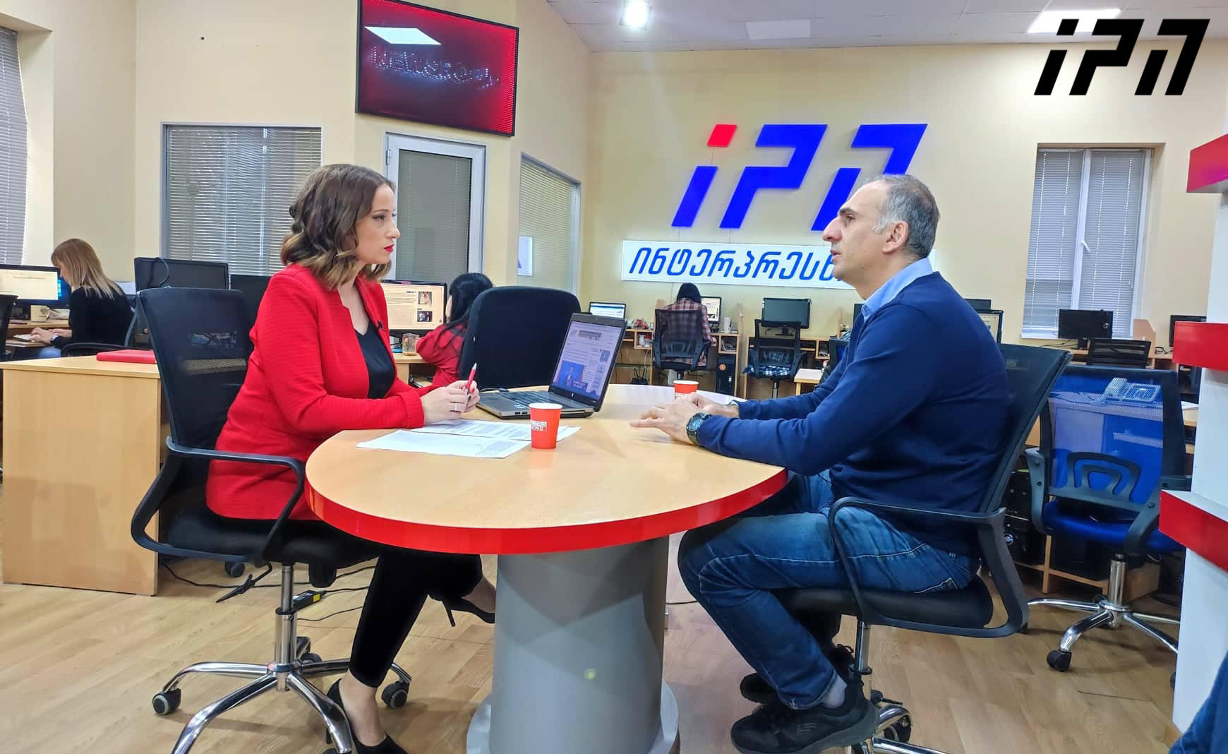 ალეკო ელისაშვილი - ზურა ჯაფარიძე და ელენე ხოშტარია აღარ არიან პარლამენტის წევრები, მაგრამ ვაშაძე ხომ არის? - არ მუშაობ, გამოდიხარ და დასჩხავი 12 პუნქტს, ეს არის მავნებლობა