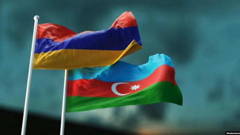 აზერბაიჯანი და სომხეთი ერთმანეთს ცეცხლის გახსნაში ადანაშაულებენ და დაღუპულებისა და დაჭრილების შესახებ იუწყებიან