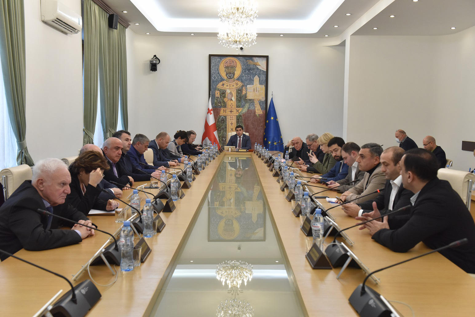 ცესკოს თავმჯდომარისა და წევრობის თანამდებობებზე ასარჩევად პრეზიდენტის მიერ შეთავაზებული კანდიდატურები ბიუროს წარედგინა და საკითხი განსახილველად იურიდიულ კომიტეტს გადაეცა